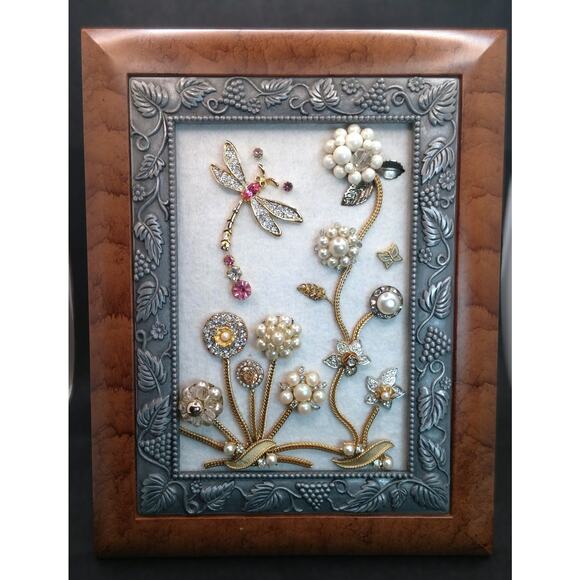 Whimsical Floral Jewelry Art Hand Crafted Vintage Pearls Gold Pink Dragonfly NEW - Picture 8 of 13